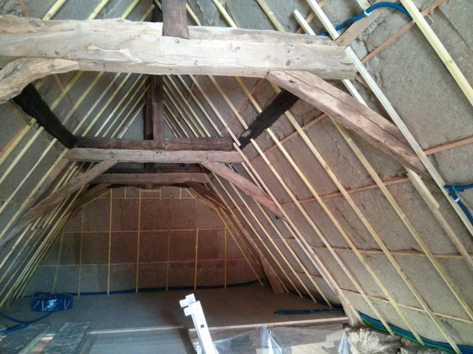 Pose d'une isolation de combles à Sarlat | Menuiserie Delort Agencement Dordogne