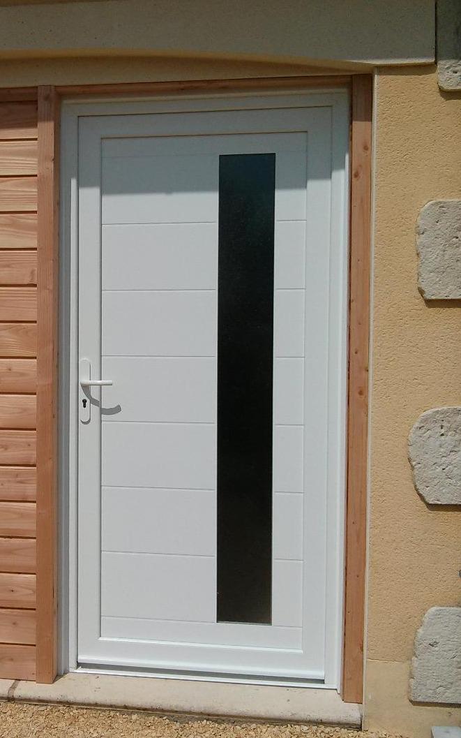 Porte en PVC à Montignac | Menuiserie Delort Agencement Dordogne