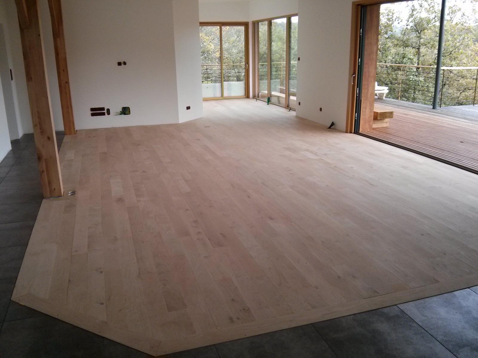 Parquet en chêne massif pose traditionnelle à Thonac | Menuiserie Delort Agencement Dordogne