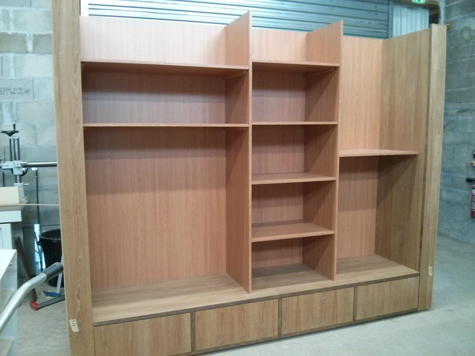 Fabrication d'une armoire sur mesures en placage teck à Coly | Menuiserie Delort Agencement Dordogne