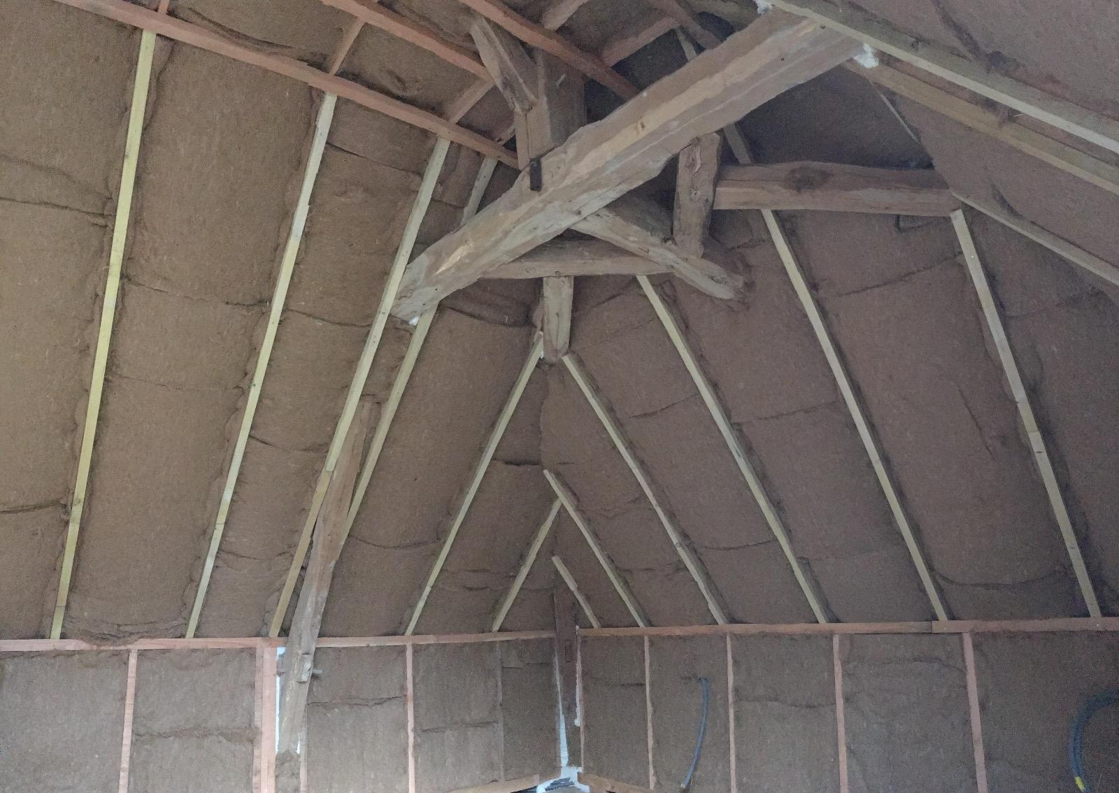 Isolation des combles dans une maison à St Léon, Vazère - 280 et 20 mm Lin jute | Menuiserie Delort Agencement Dordogne