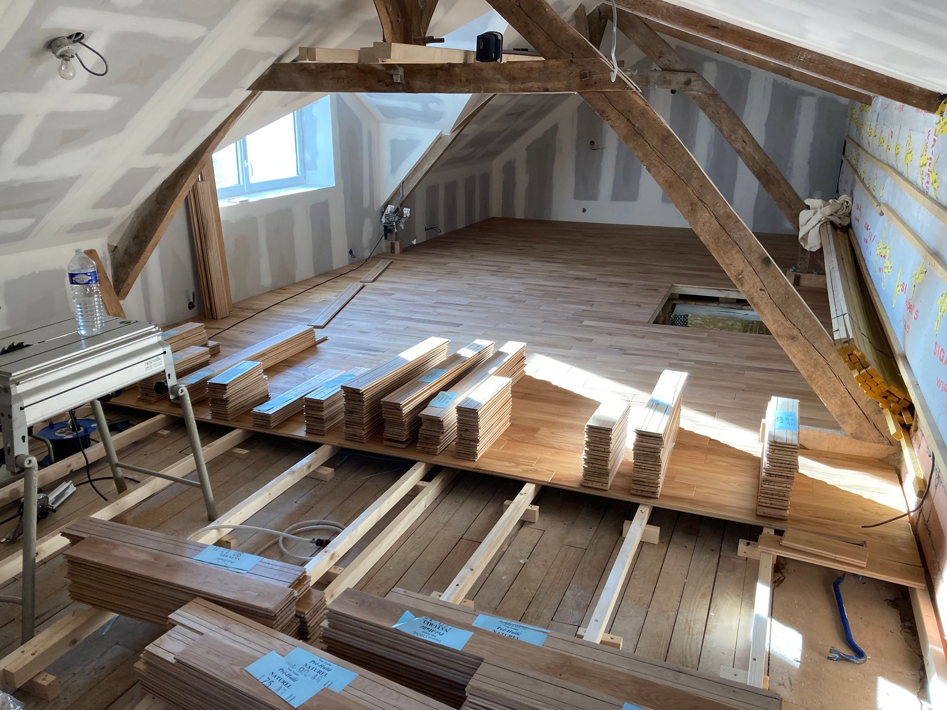 Début de l'installation du lambris | Menuiserie Delort Agencement Dordogne