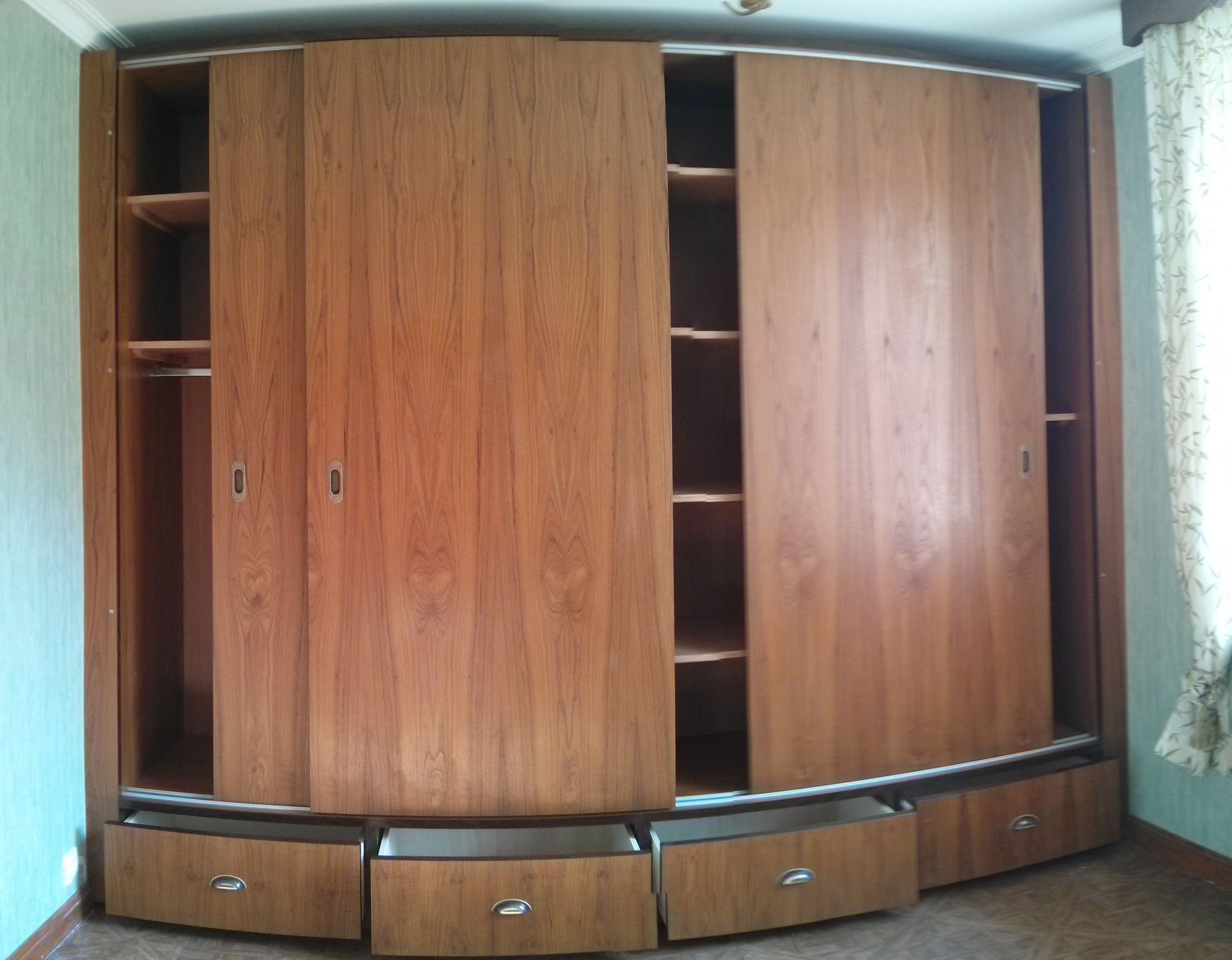 Armoire en placage Teck | Menuiserie Delort Agencement Dordogne