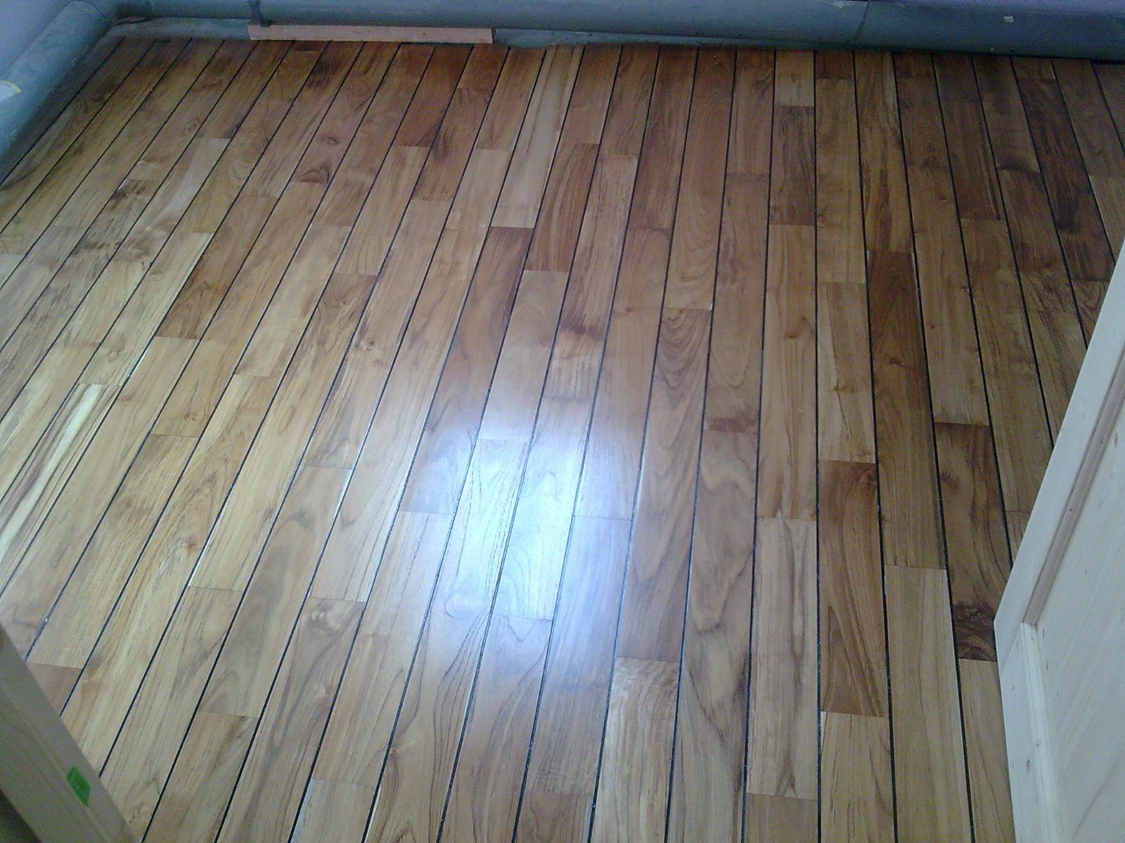 Pose de lambris dans une maison en Dordogne - Rénovation de revêtement de sol | Menuiserie Delort Agencement Dordogne