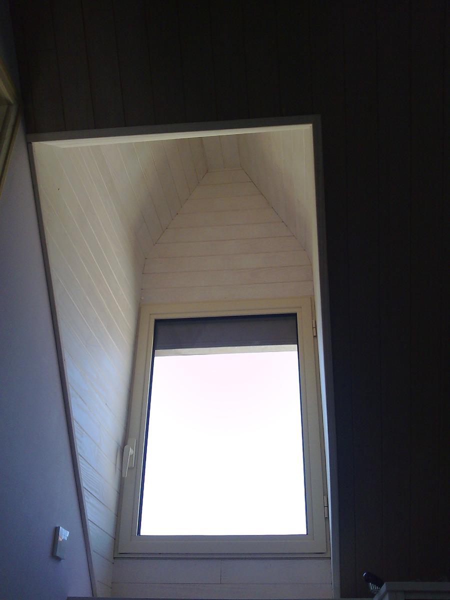 Habillage d'un chien assis en lambris après isolation naturelle à Terrasson | Menuiserie Delort Agencement Dordogne