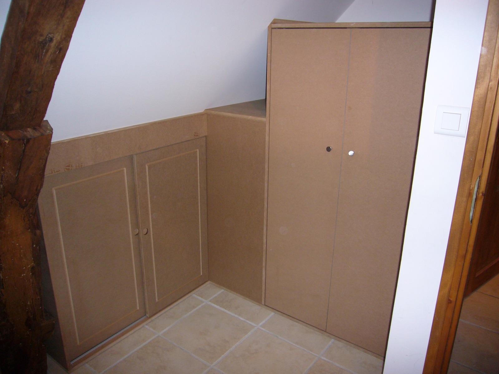 Rangements sous rampants en MDF, sur mesures à Plazac | Menuiserie Delort Agencement Dordogne