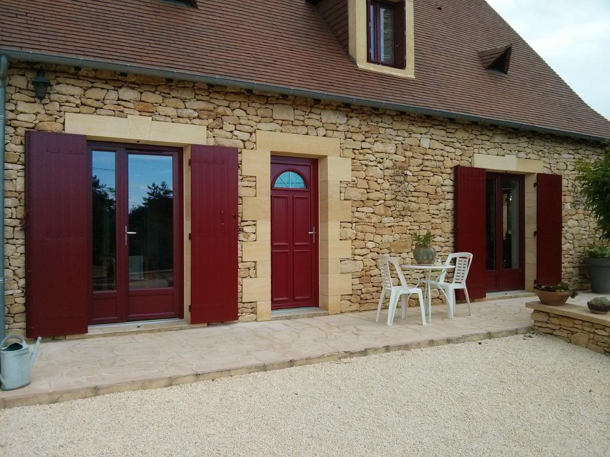 Volets battants et coulissants en PVC Dordogne | Menuiserie Delort Agencement Dordogne