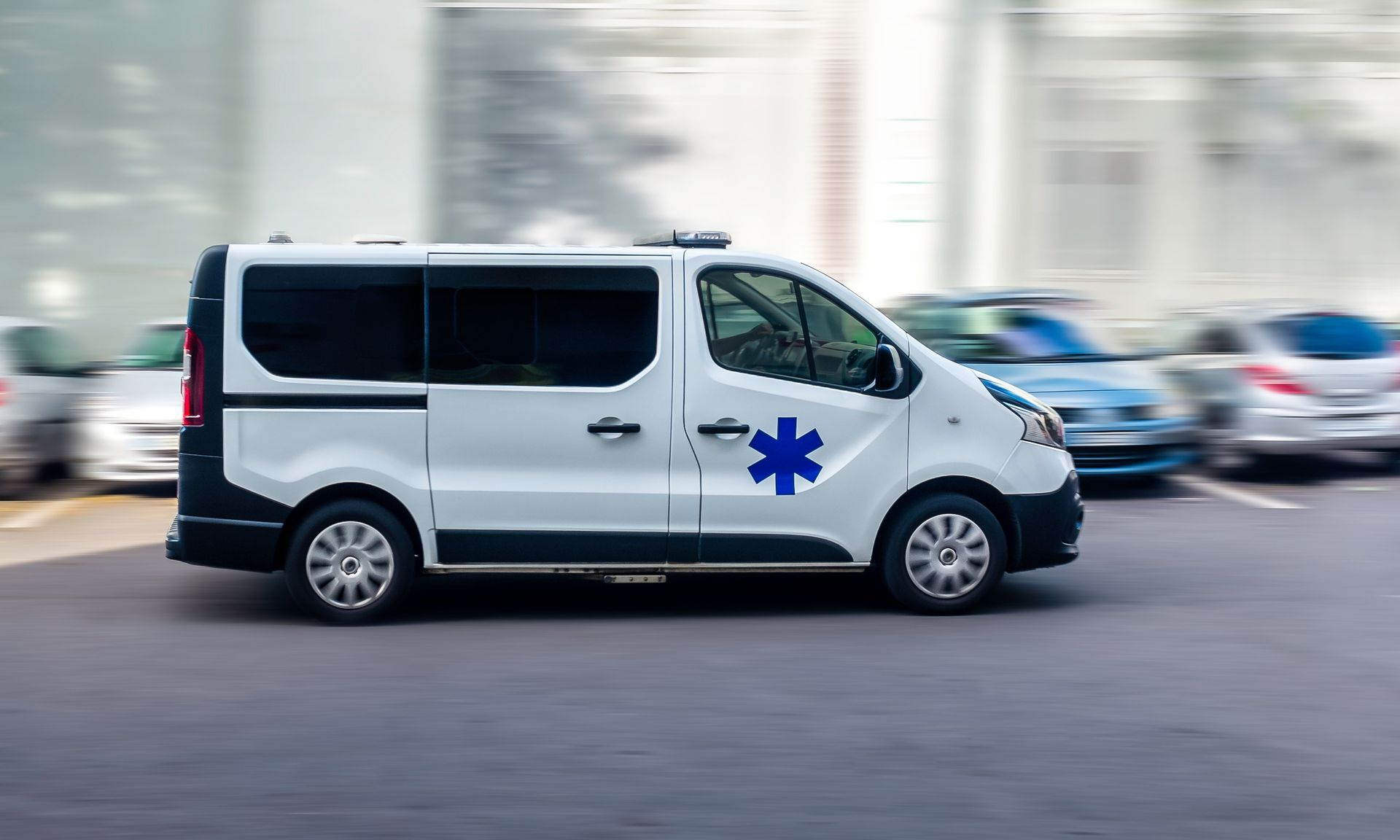 Ambulance en train de rouler