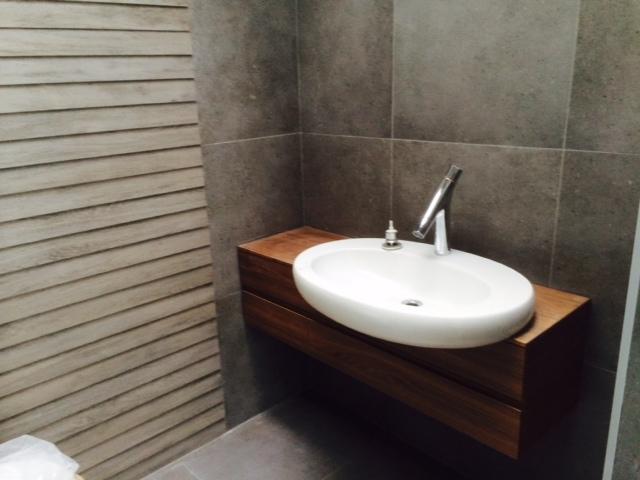 Vasque salle de bain avec meuble