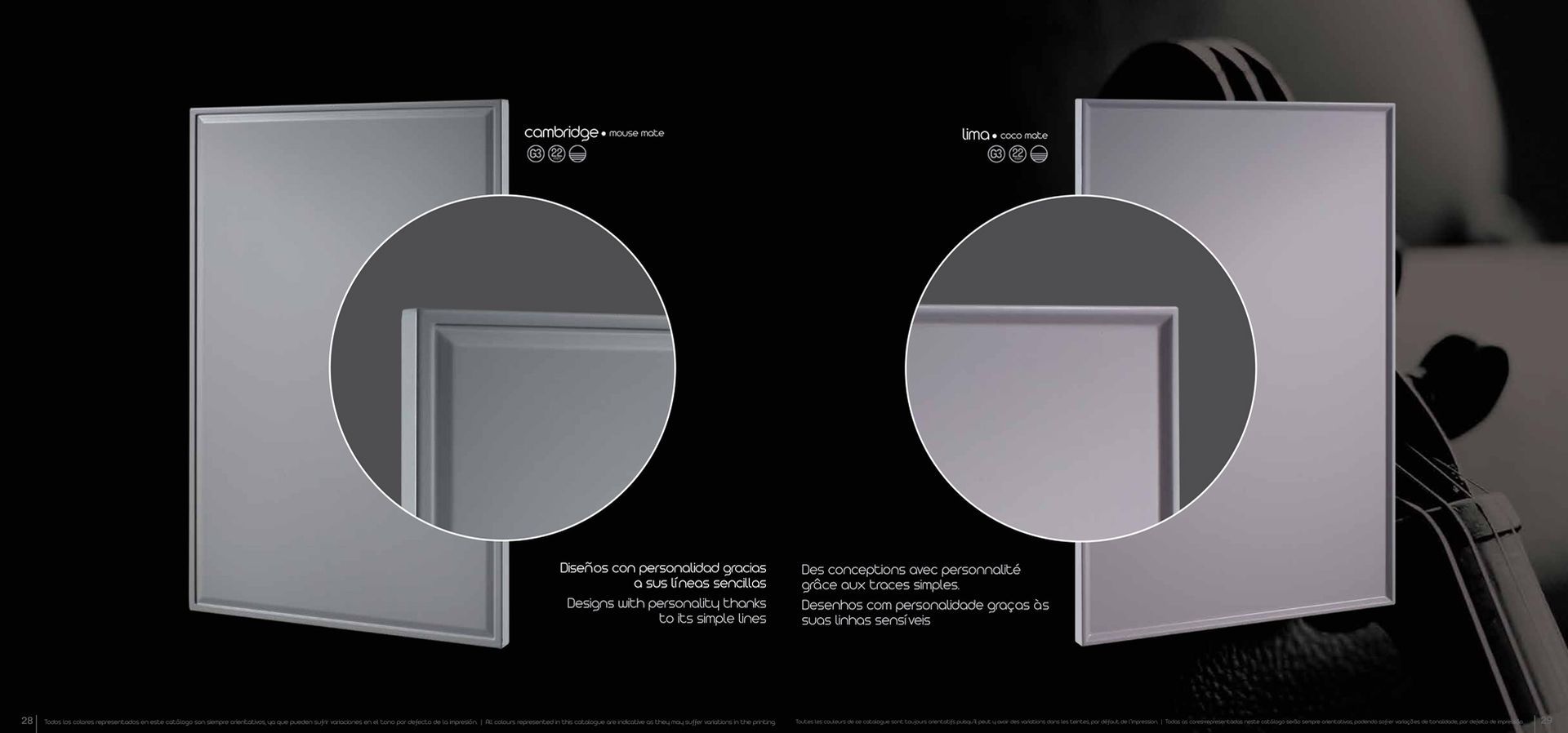 Una fotografía en blanco y negro de una persona sosteniendo un violín.