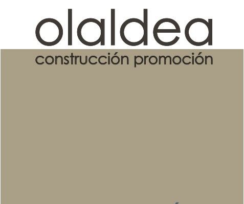 Logotipo para Olaldea, construcción y promoción, con texto sobre un rectángulo de color tostado.