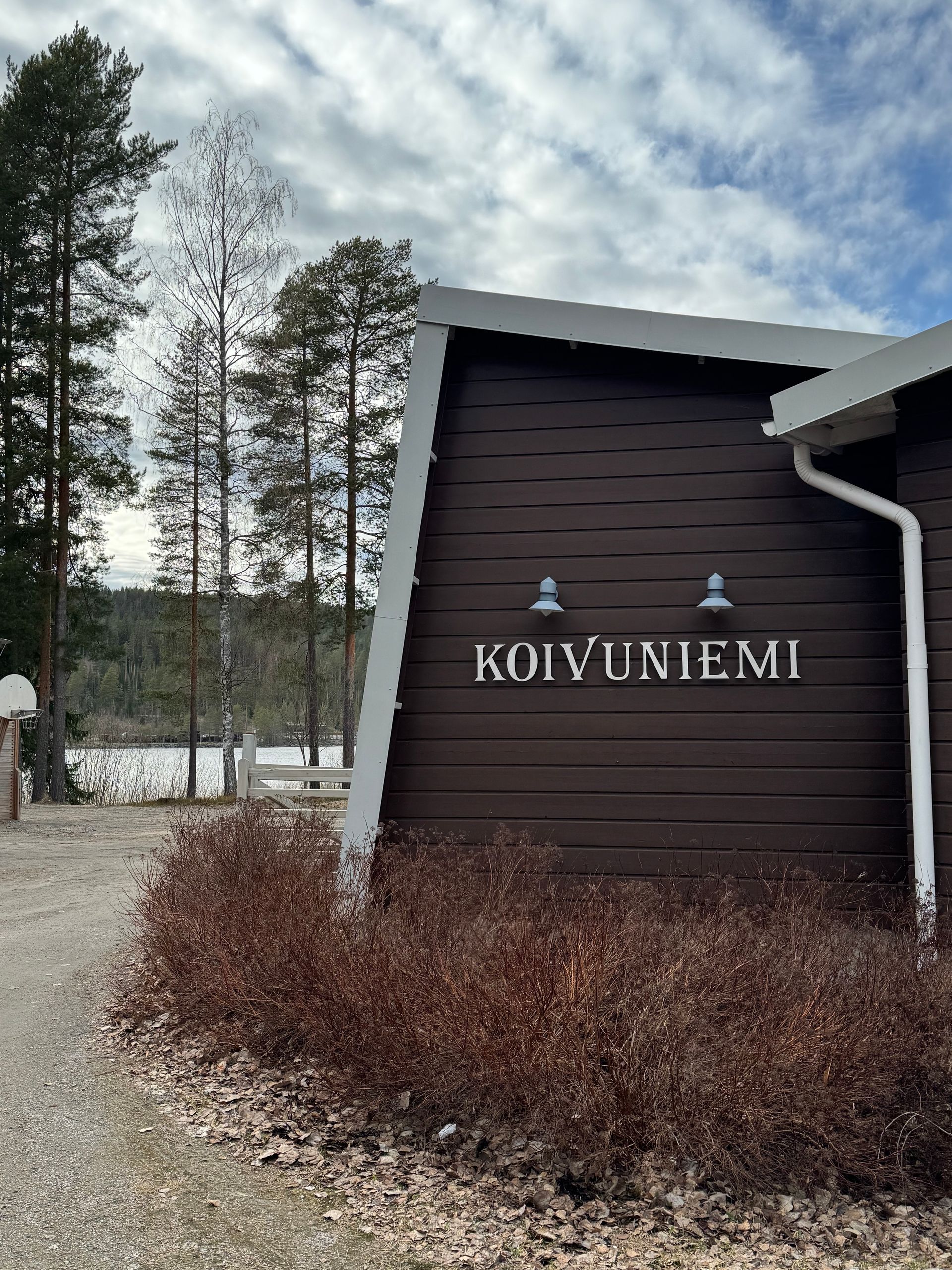 Luo Alt-tekstitunnisteet hakukoneoptimointia ja saavutettavuutta varten. 
