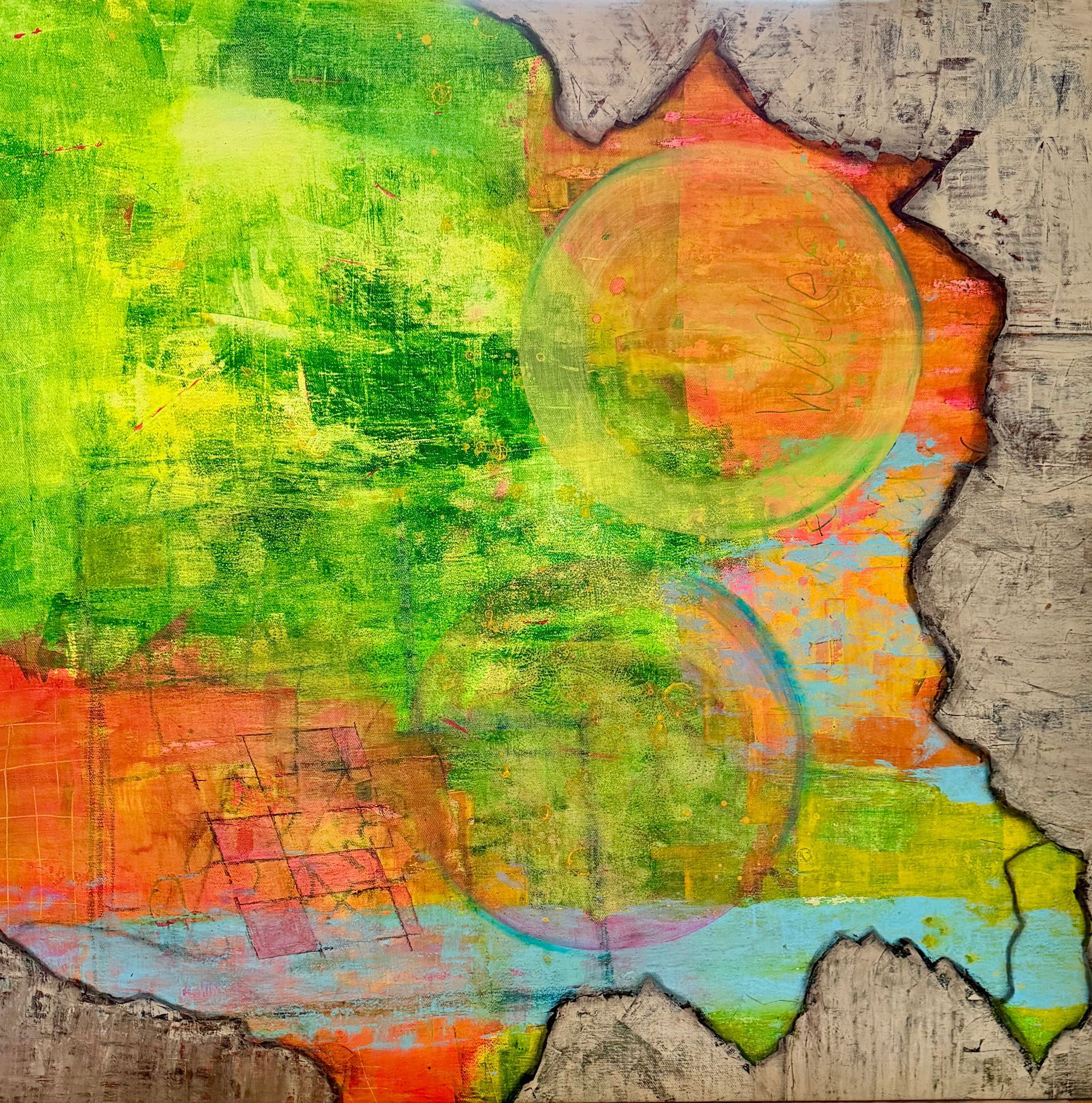 Abstraktes Gemälde mit einem leuchtend grünen, orangen und blauen Mittelteil, der von einem strukturierten, neutral getönten Rand eingerahmt wird.