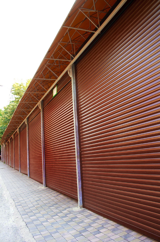 Rideaux métalliques pour garage