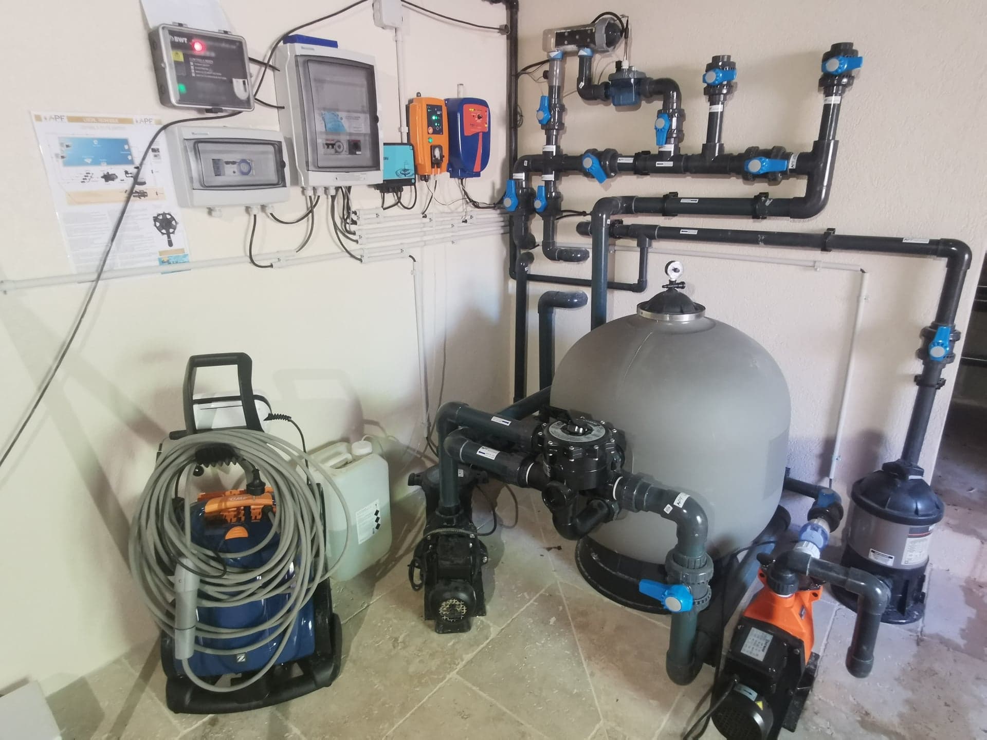 Photo d'un système de filtration d'eau d'une piscine