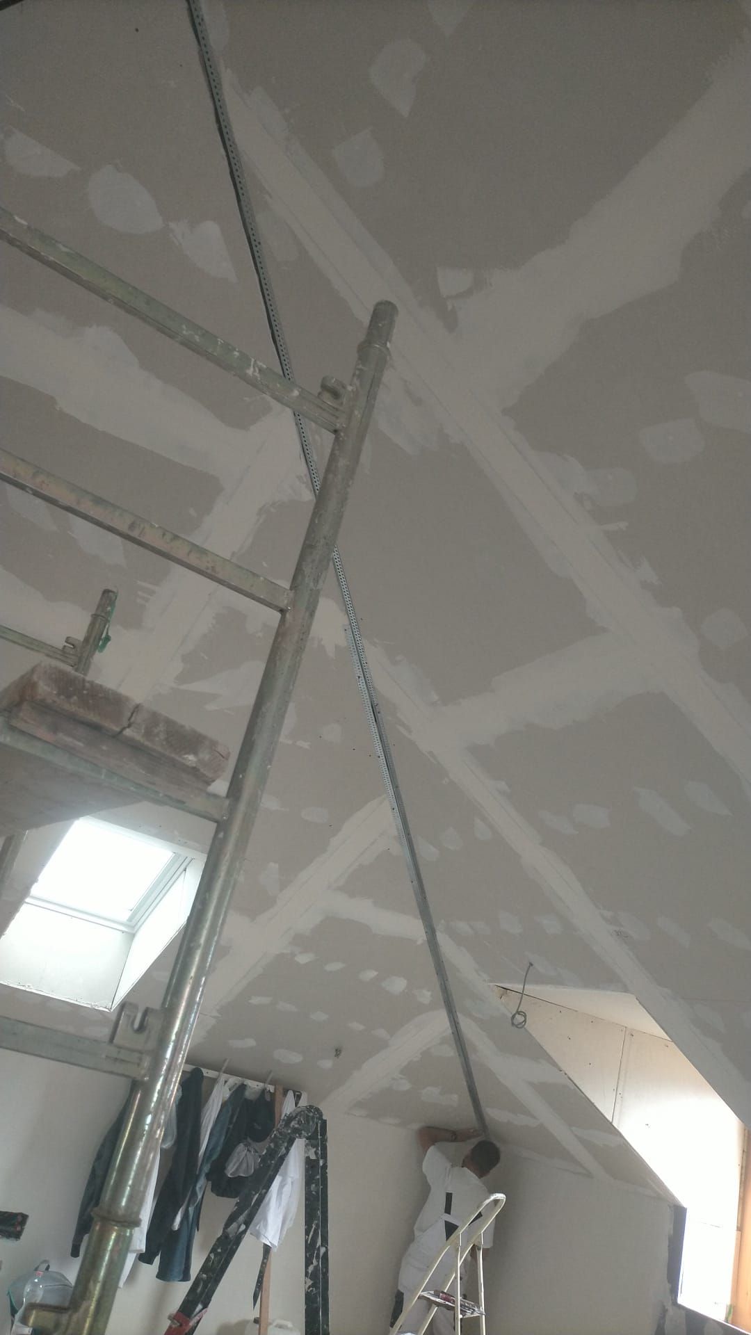 intonacatura di pareti e soffitto - Gomes Gessatura Sagl