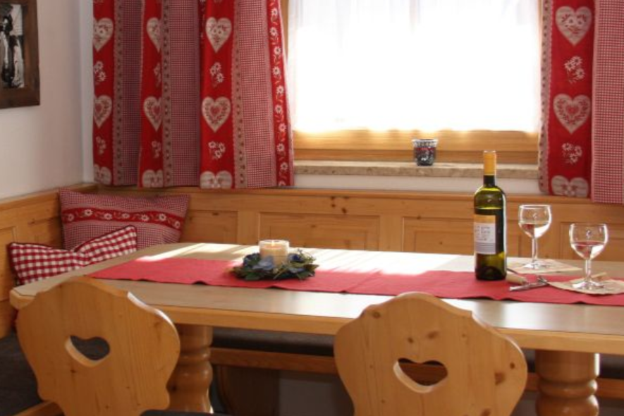 6 Person Holiday Apartment in Königsleiten