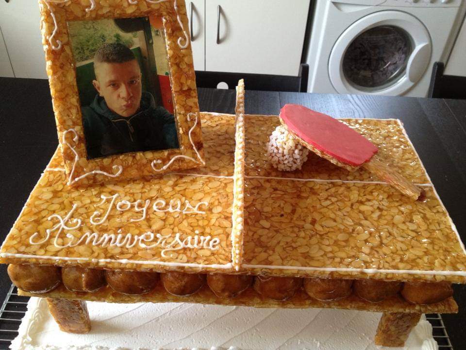 Gâteau en choux en forme de ping pong