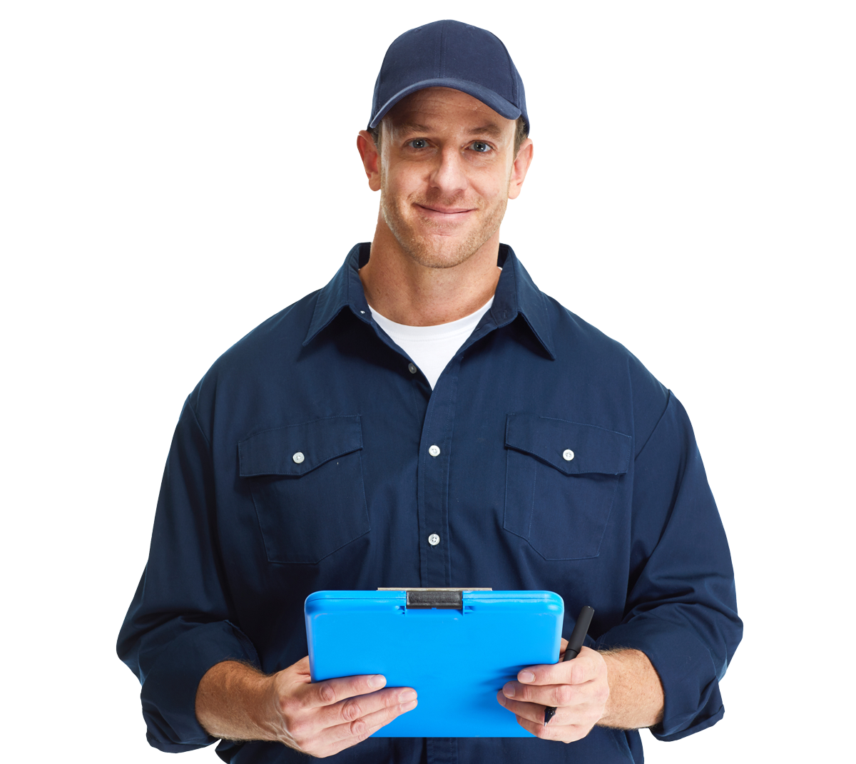 Homme souriant avec un document dans les mains