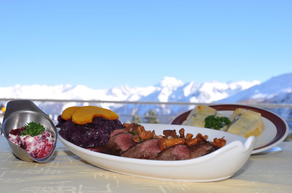 Restaurant - Hotel Süsom-Givè - Tschierv