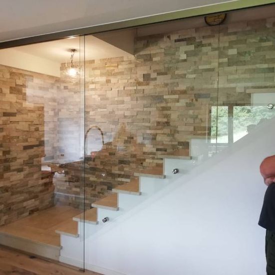 Bild Duschen und Spiegel , Öffnet den Dialog