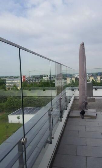 Bild Duschen und Spiegel , Öffnet den Dialog