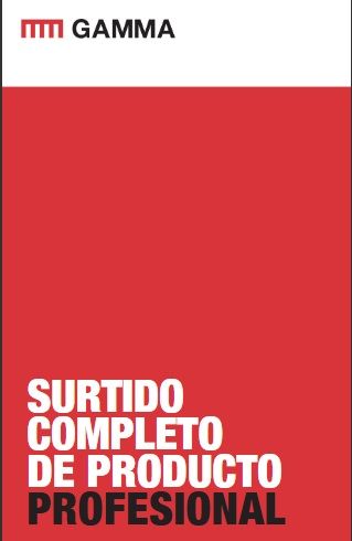 Un baño con lavabo, espejo y cajones.