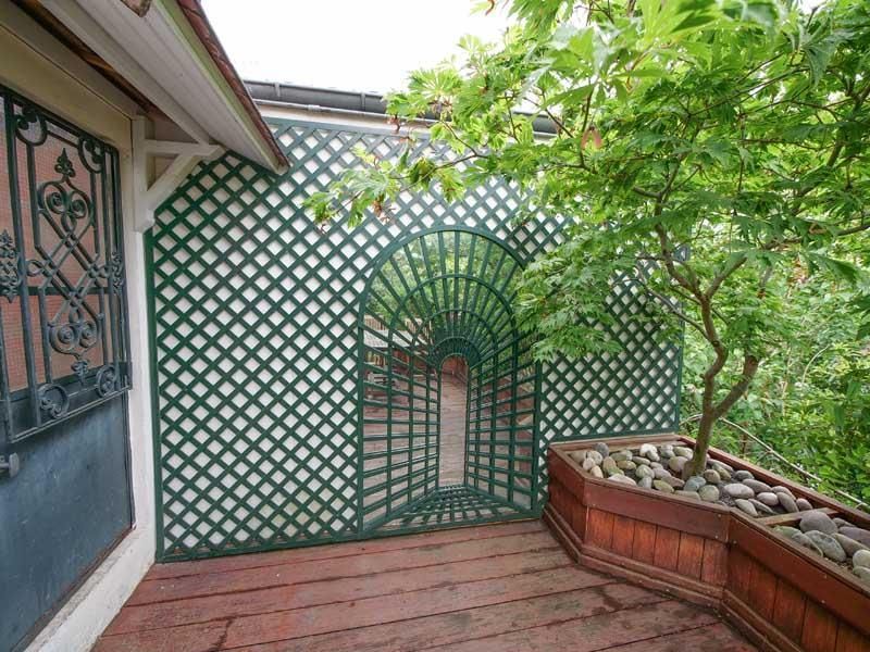 Une fausse porte verte