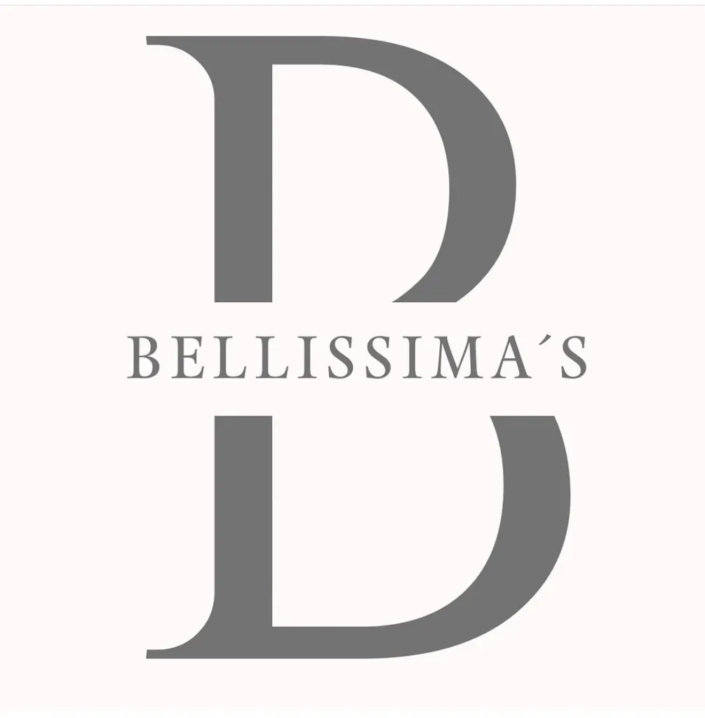 Logotipo gris con la letra "B" y el texto "Bellissima's" centrado entre las letras sobre un fondo blanco.