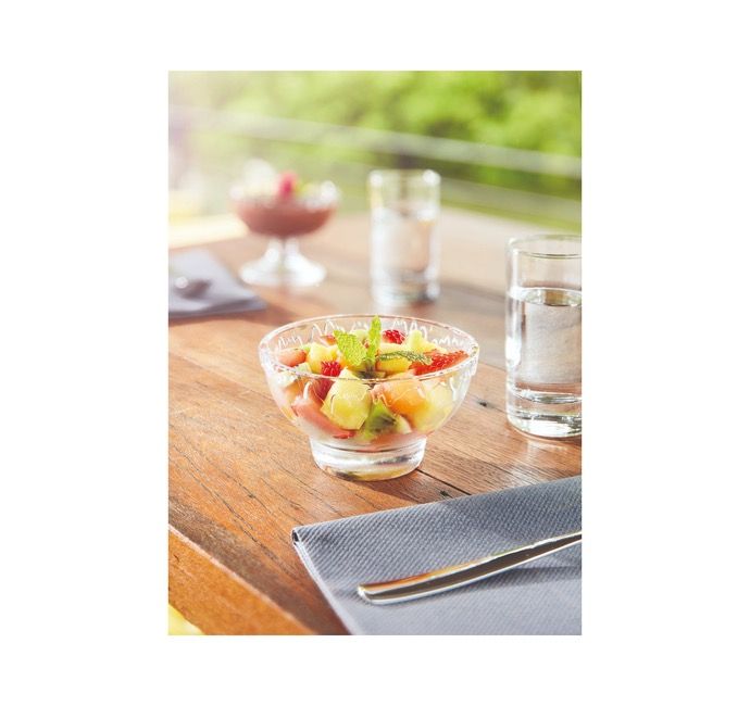 Coupelle en verre avec salade de fruits