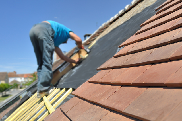 Picardie: un chantier sous haute sécurité sur les toitures en
