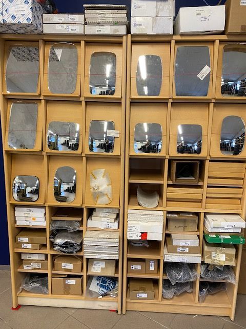 Käytetyt kuorma-auton peilit Laaksojen Konekirppiksellä.