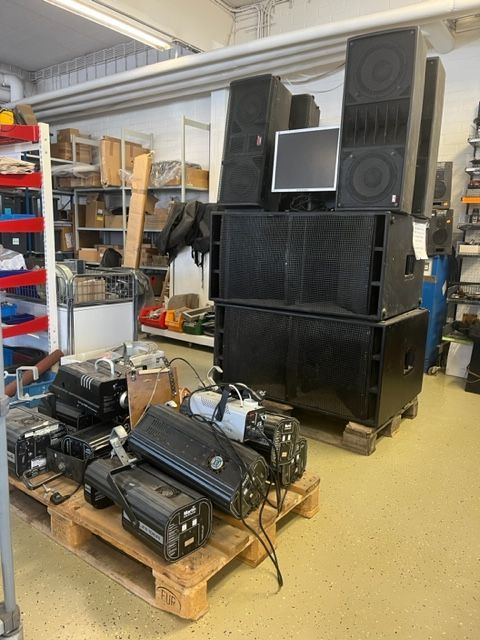 Käytetyt PA-kamat ja valot Laaksojen Konekirppiksellä.