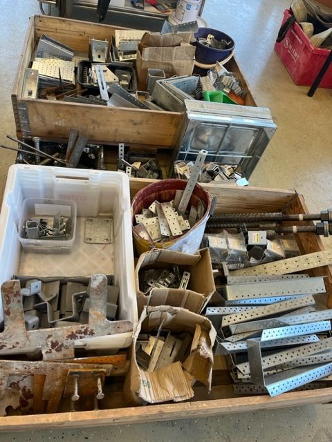 Rakennuskulmat Laaksojen Konekirppiksellä.