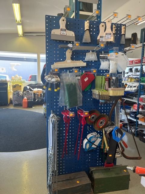 Remonttitarvikkeet Laaksojen konekirppiksellä.