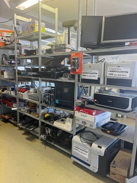 Käytettyä viihde-elektroniikkaa Laaksojen Konekirppiksellä.