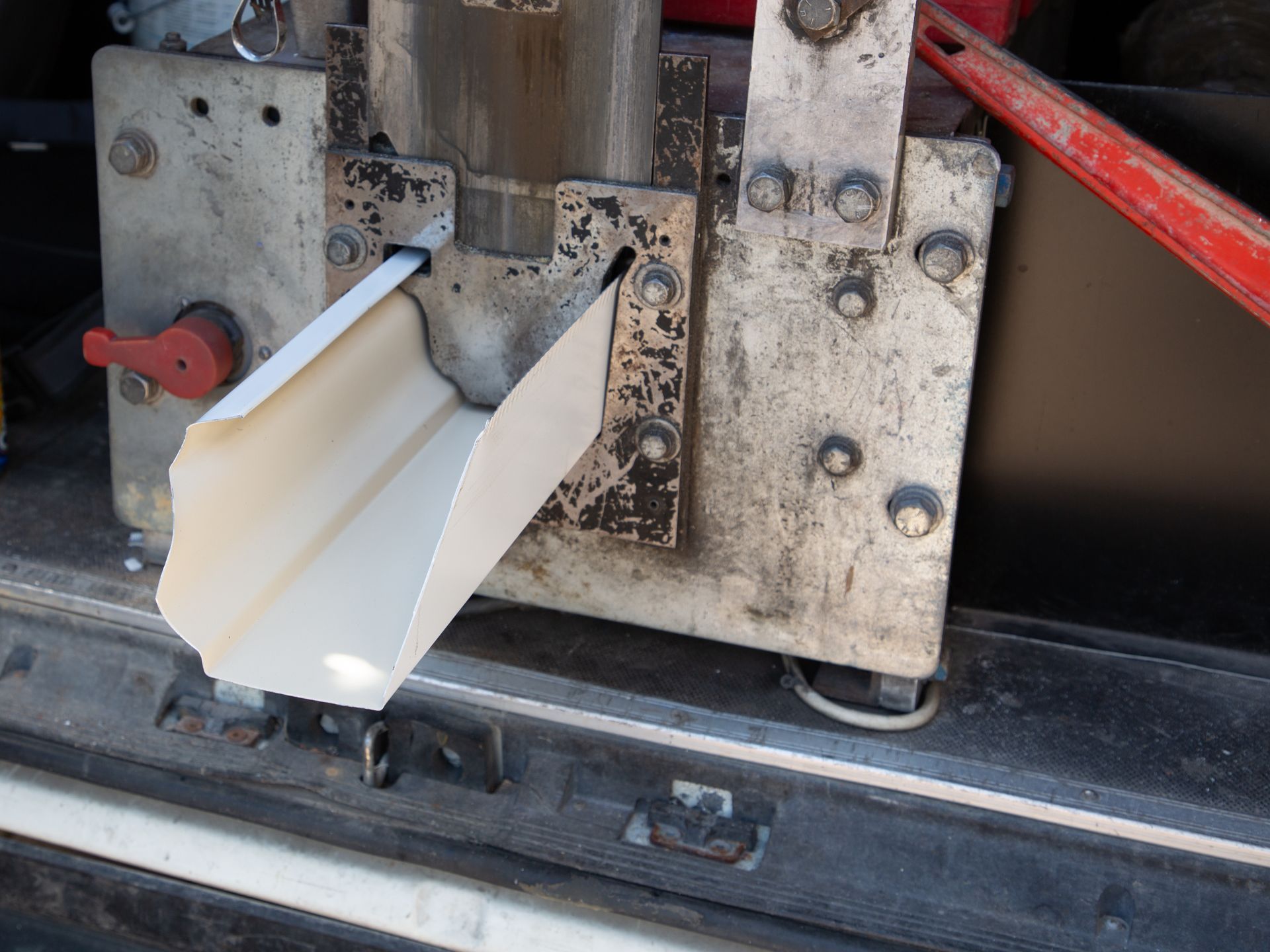 Moulage d'une gouttière continue