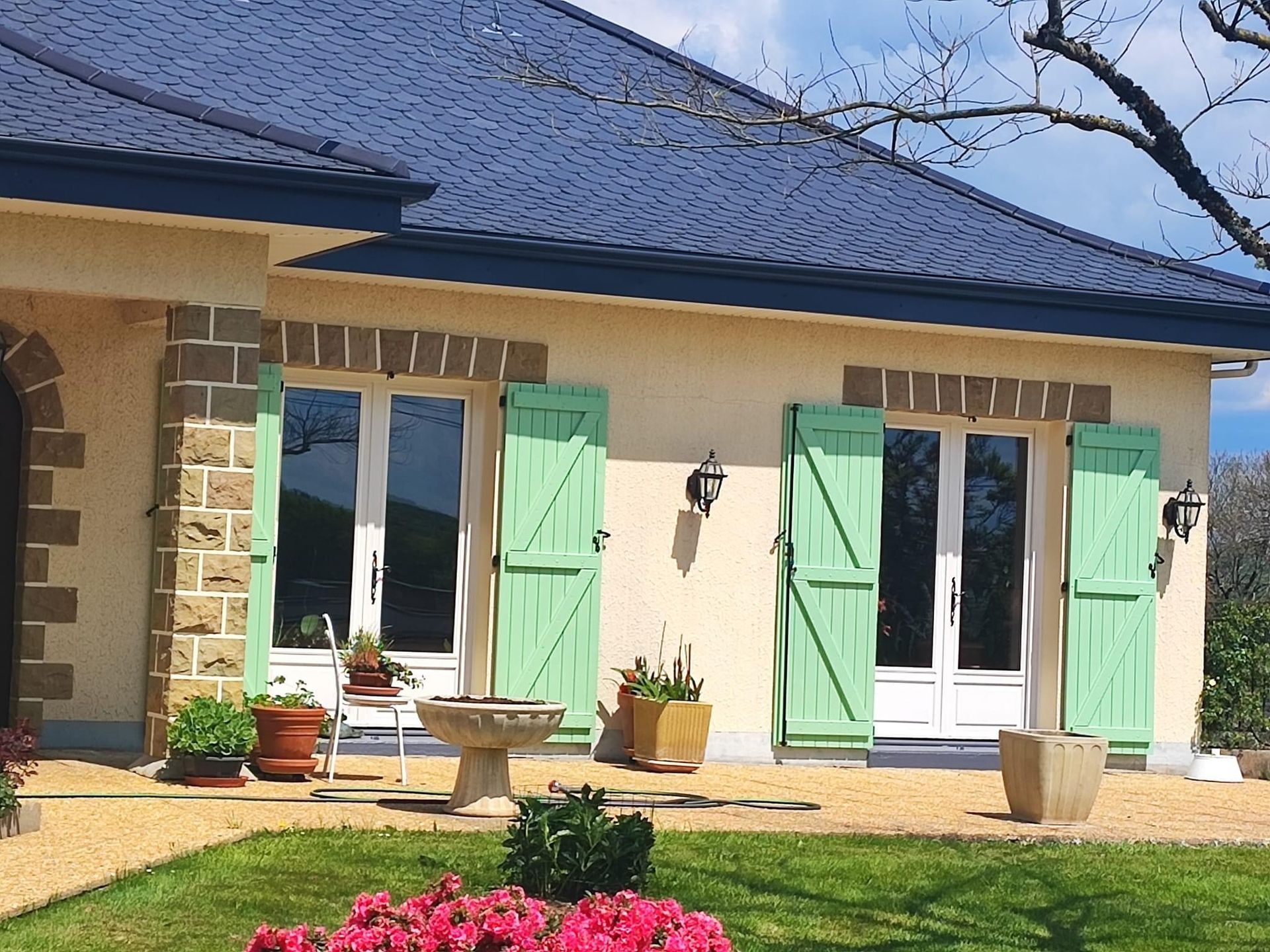 Couverture en aluminium sur un pavillon