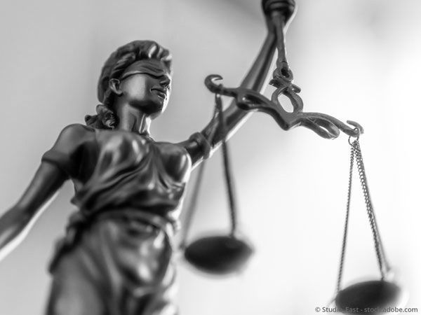 Anwaltskanzlei Pfeifer & Kollegen Justitia