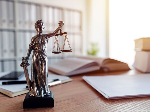 Anwaltskanzlei Pfeifer & Kollegen Justitia