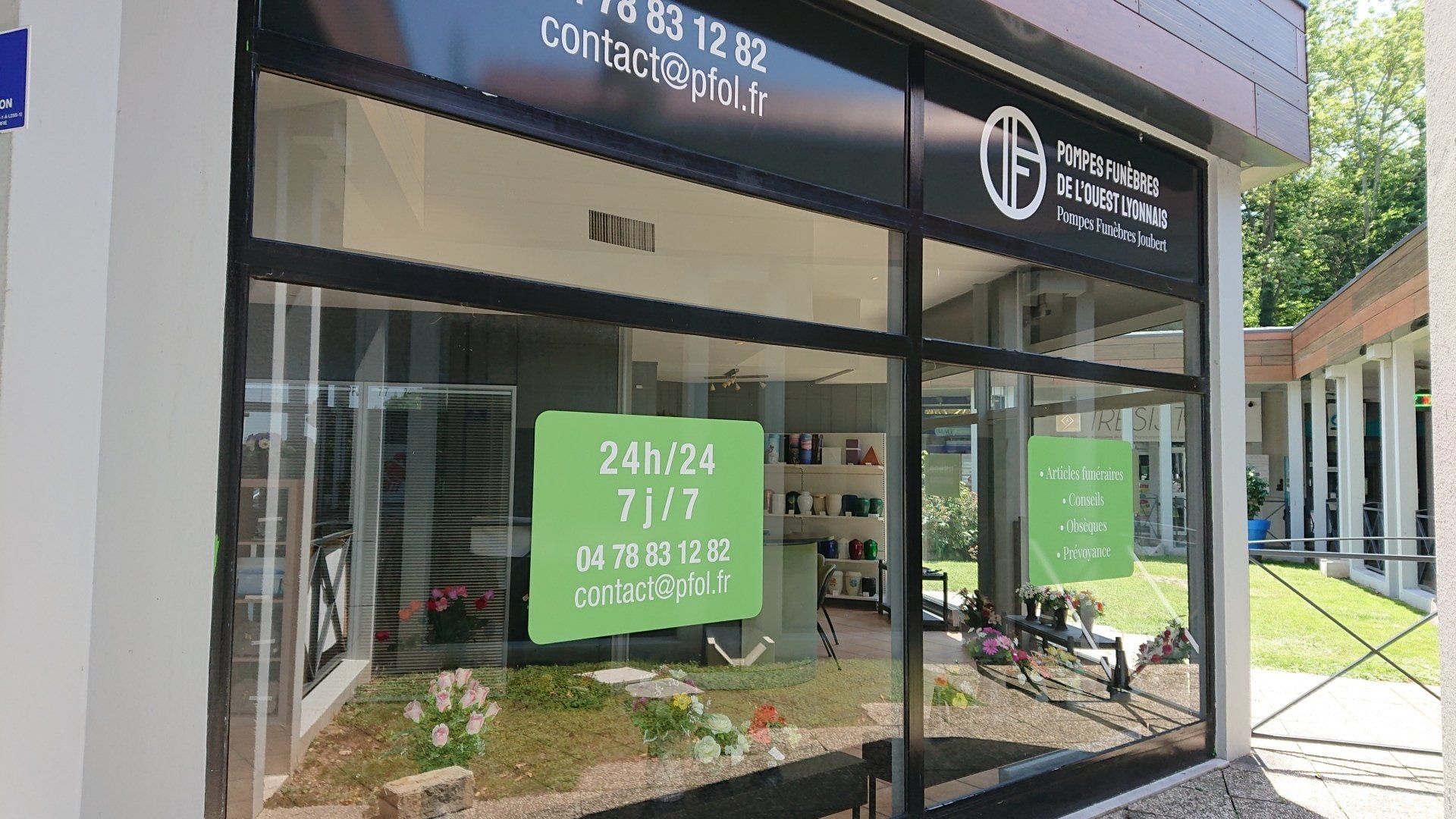 Pompes funèbres magasin