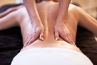 masaje lumbar aplicado a paciente