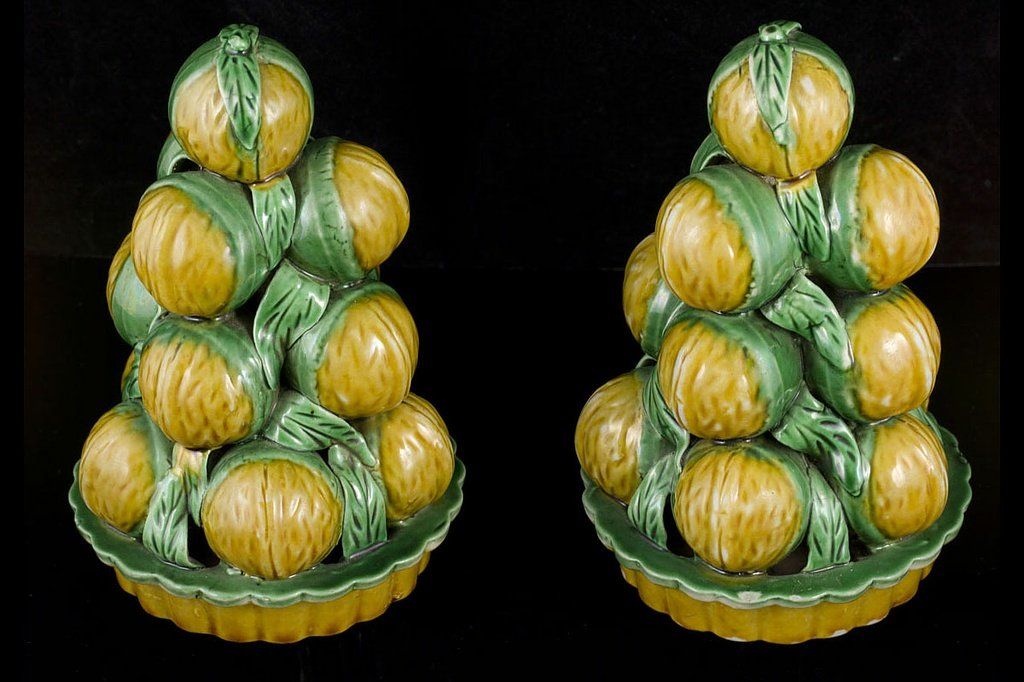 Une scuplture en forme de citrons