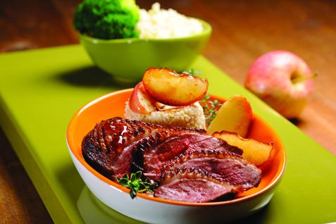 MAGRET DE CANARD AU SIROP D’ÉRABLE ET POMMES