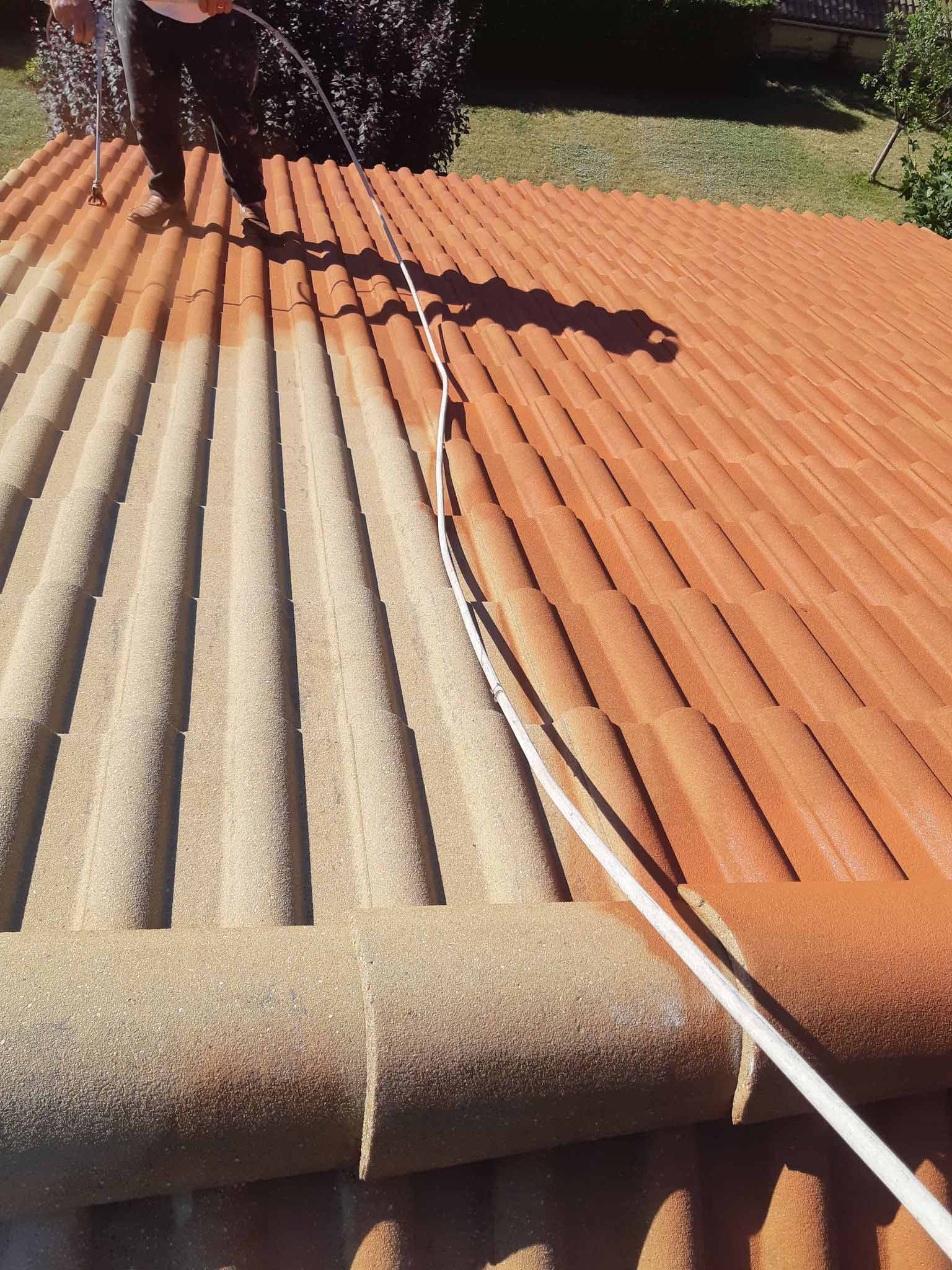 Nettoyage d'une toiture réalisée par DR Construction