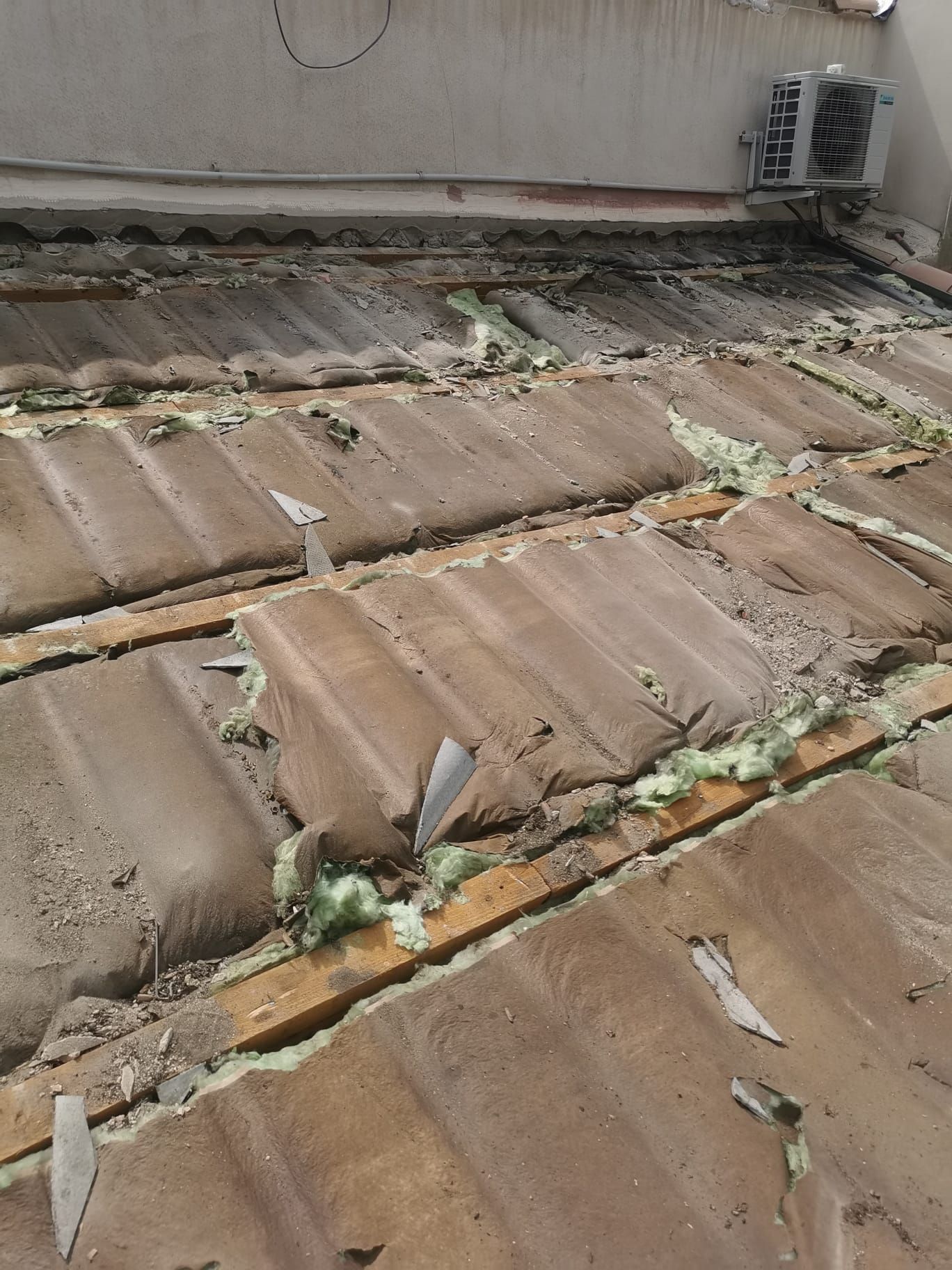 Détail isolation sous toiture