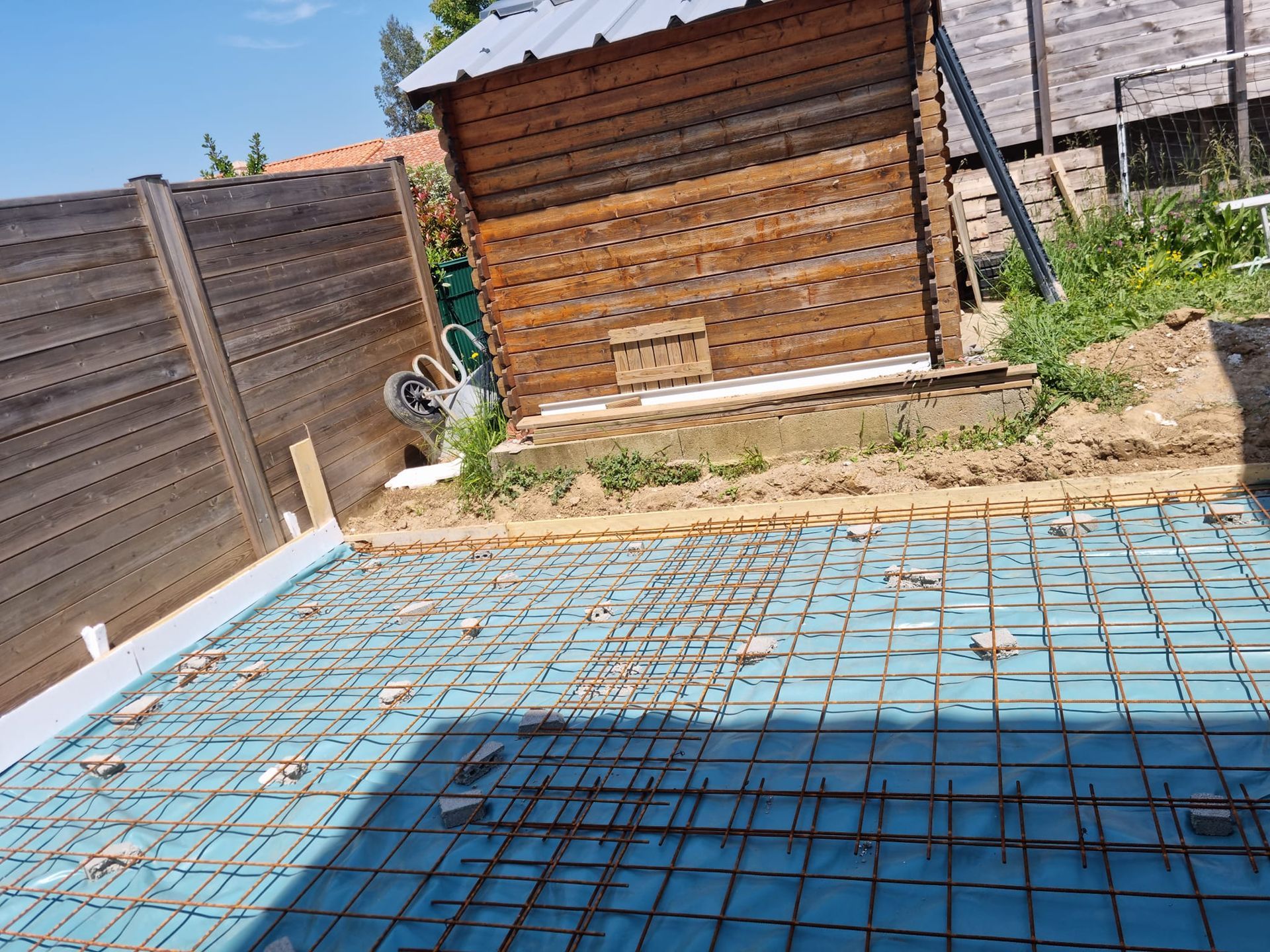 Armature pour une terrasse et cabane en bois