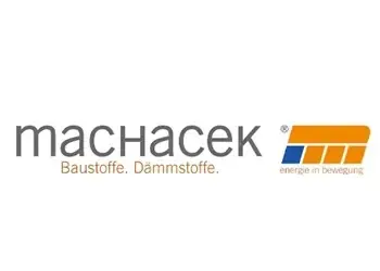 Logo für Machacek, ein Baustoffunternehmen. Grauer Text „Machacek“ mit orangefarbenem und blauem geometrischem Design.
