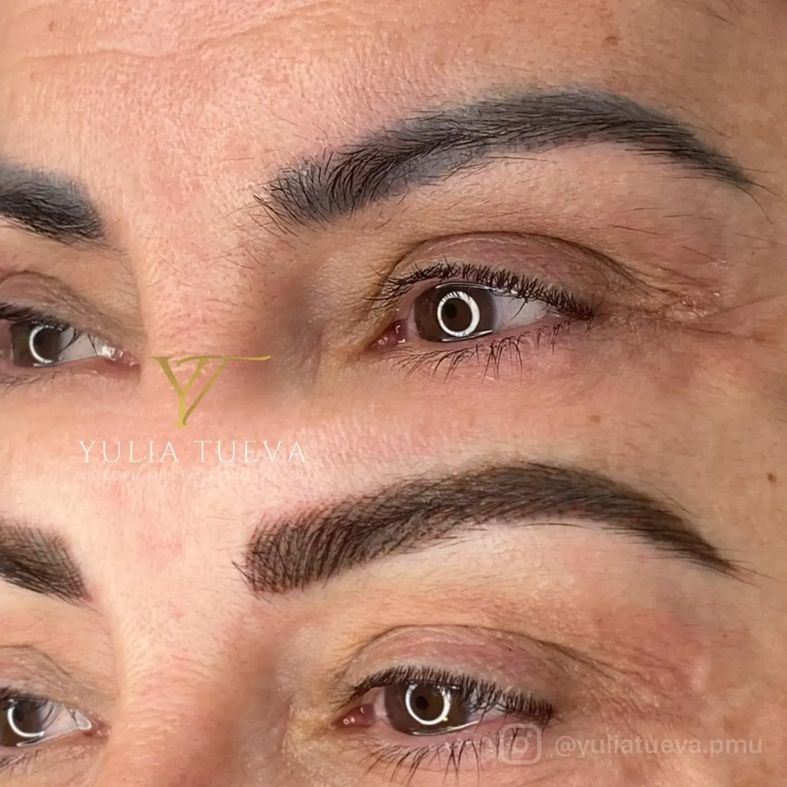 Primer plano de dos formas de cejas diferentes en el mismo rostro, mostrando el antes y el después del maquillaje.