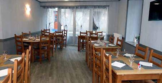 Restaurant Le Flo Bar peut accueillir jusqu'à 50 personnes 